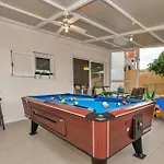 Two-bedroom In Apartmán