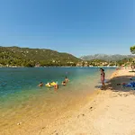Two-bedroom In Apartment Metkovic