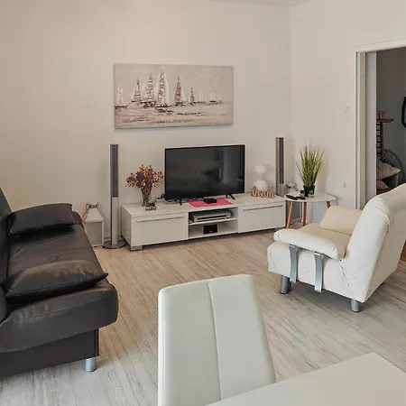 Apartment Beautiful In With Kitchen Metkovic