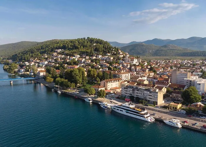 Two-bedroom In 公寓 Metković