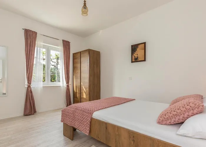 Two-bedroom In 公寓